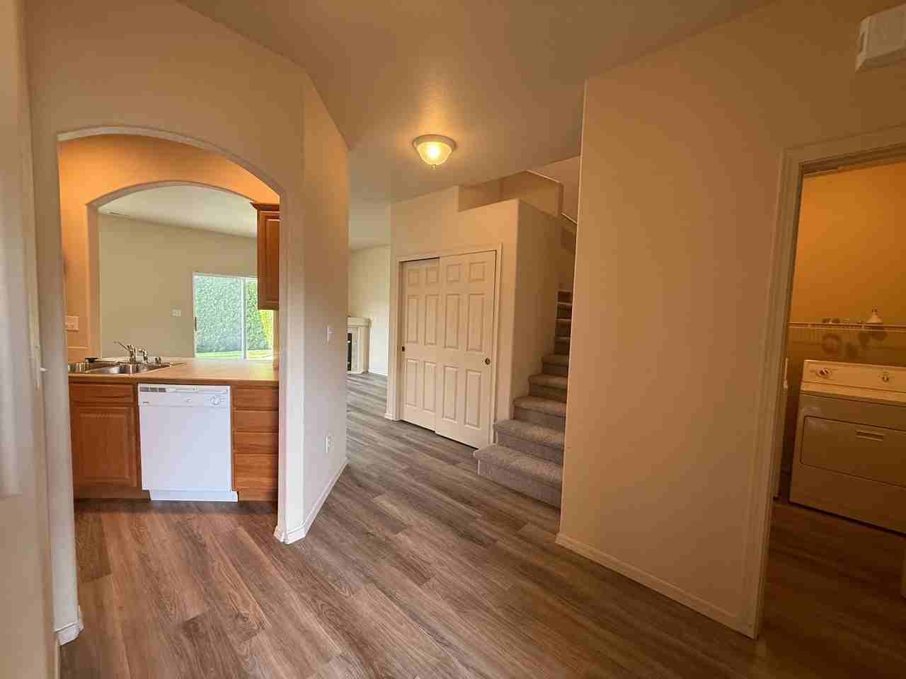 9904 Mia Ln - Photo 7 of 33