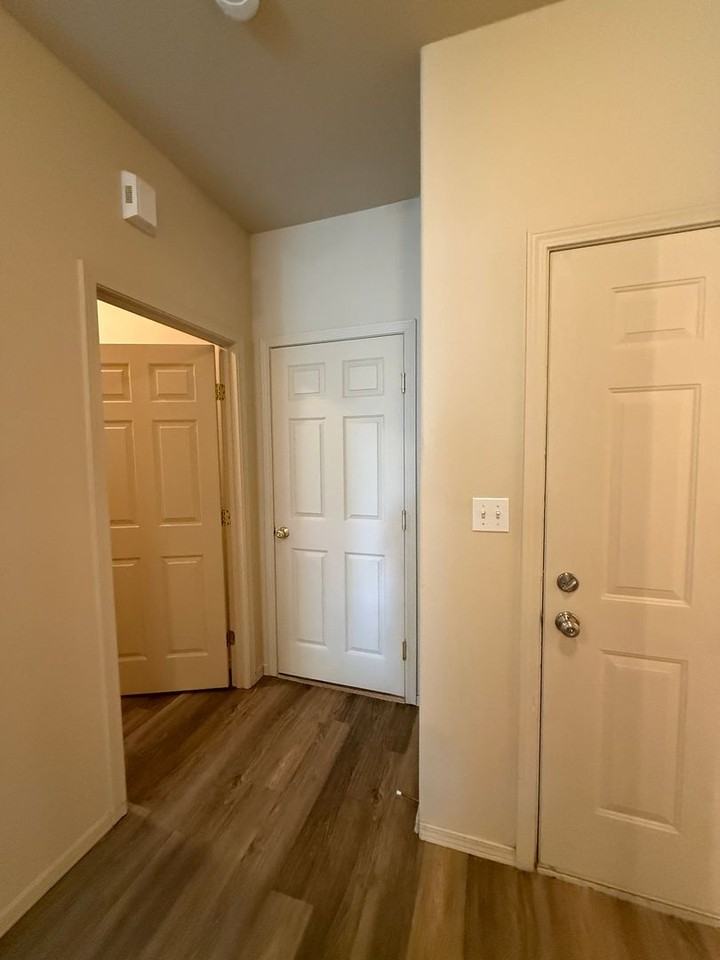 9904 Mia Ln - Photo 6 of 33
