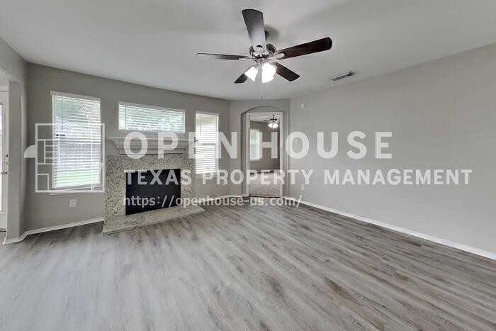 19722 Campfield Dr - Photo 4 of 23