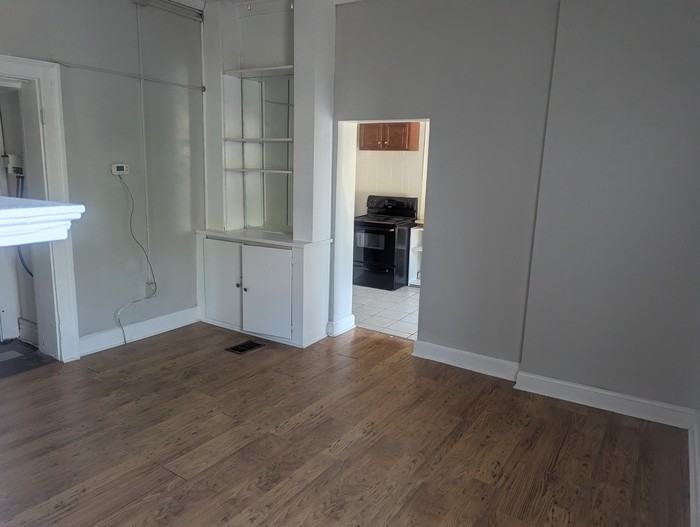 201 S Broadway St #2 - Photo 5 of 11