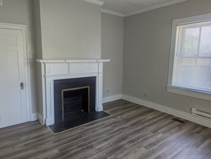 201 S Broadway St #2 - Photo 6 of 11