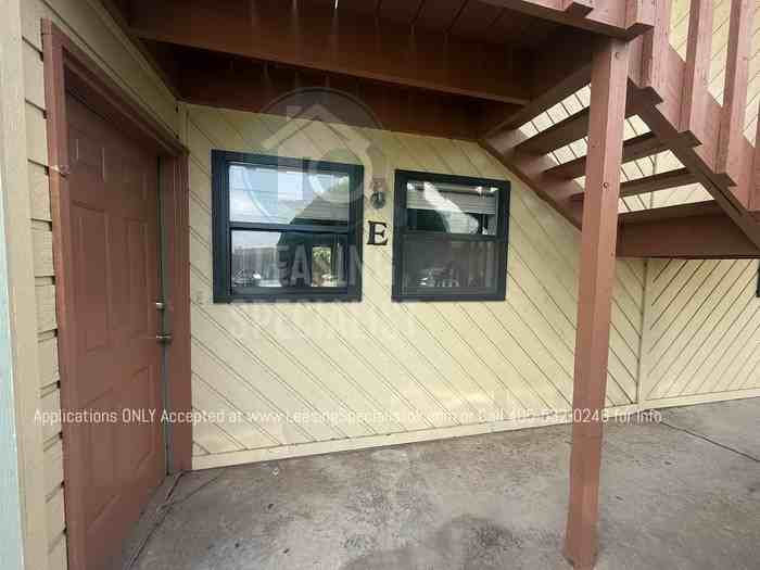 127 W Acres St #E - Photo 3 of 26