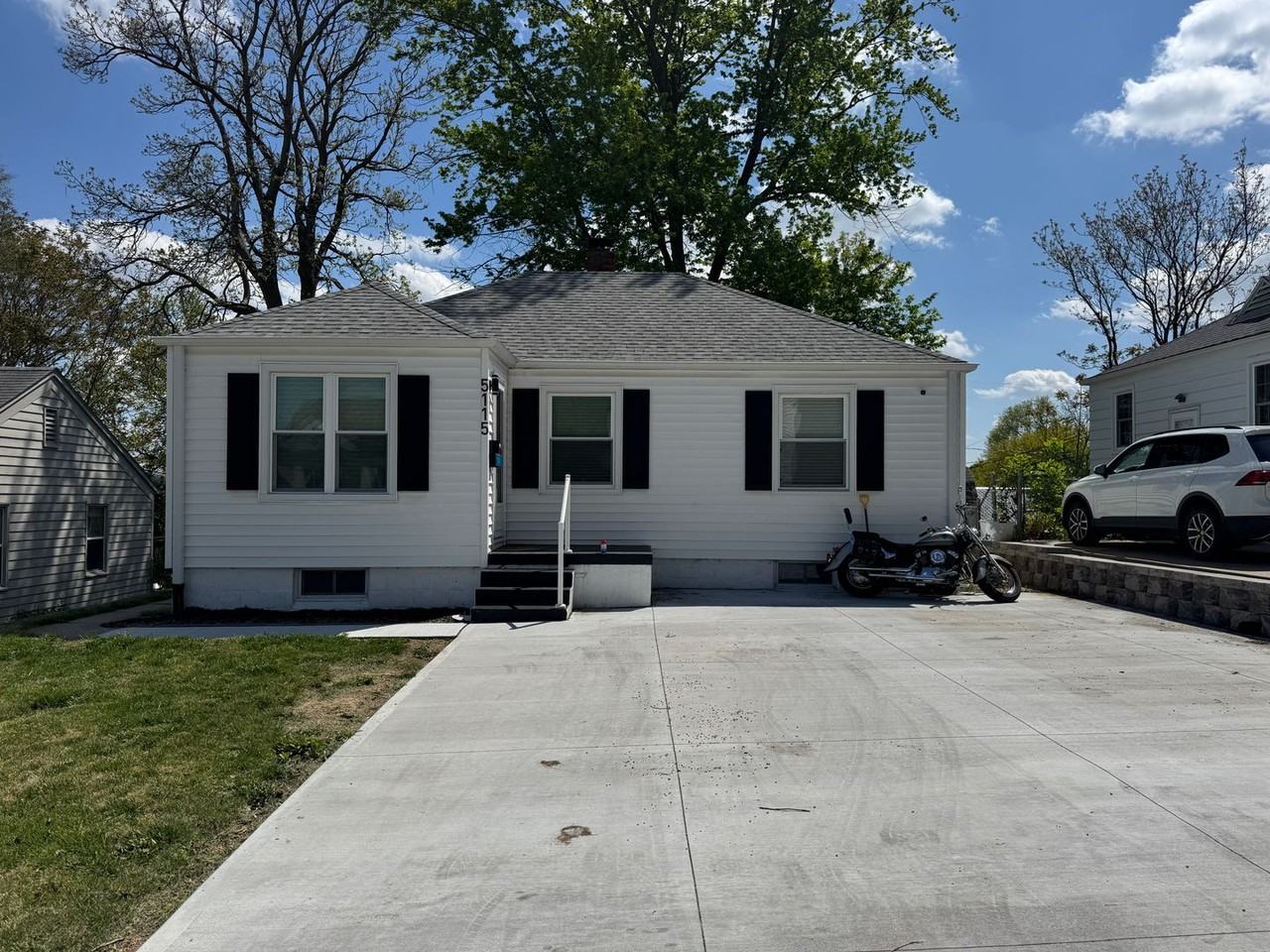 5115 Pierce St - Photo 2 of 26
