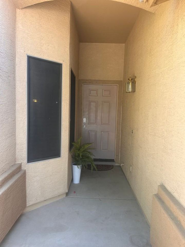 5515 S 15th Way - Photo 3 of 11