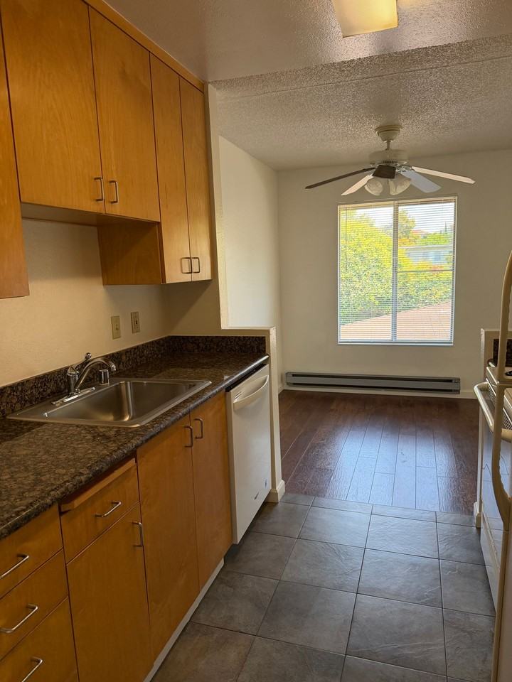 Evergreen Apartments - Photo 6 of 50