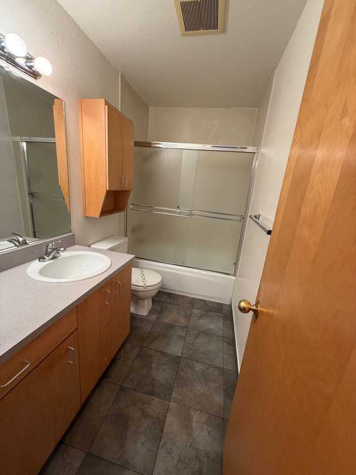 Evergreen Apartments - Photo 7 of 50