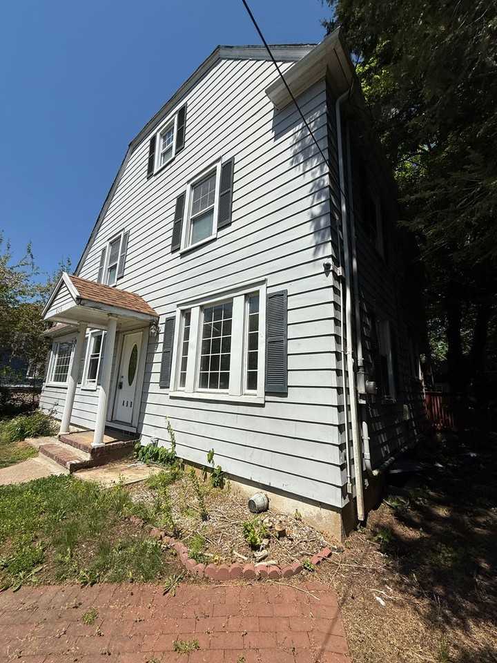 450 Rutherford Ave - Photo 3 of 33