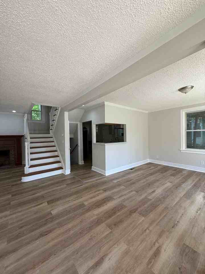 450 Rutherford Ave - Photo 7 of 33