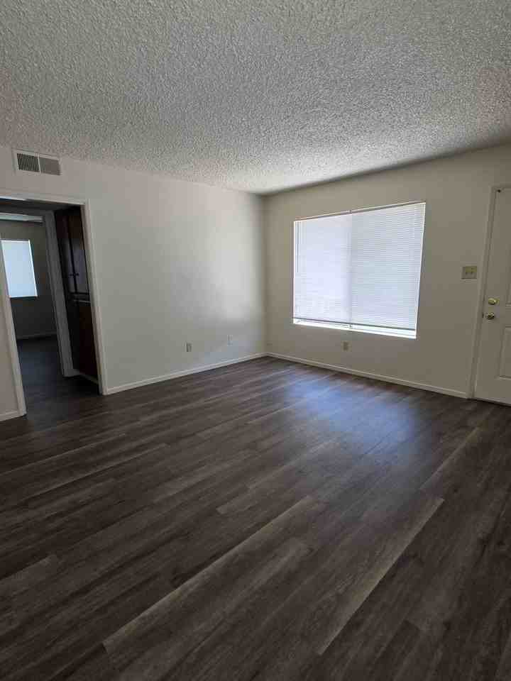 2500 Ashe Rd #B - Photo 5 of 13