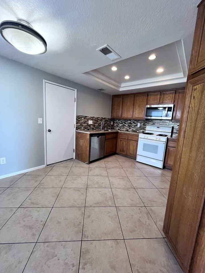 12168 Mt Vernon Ave #31 - Photo 3 of 17
