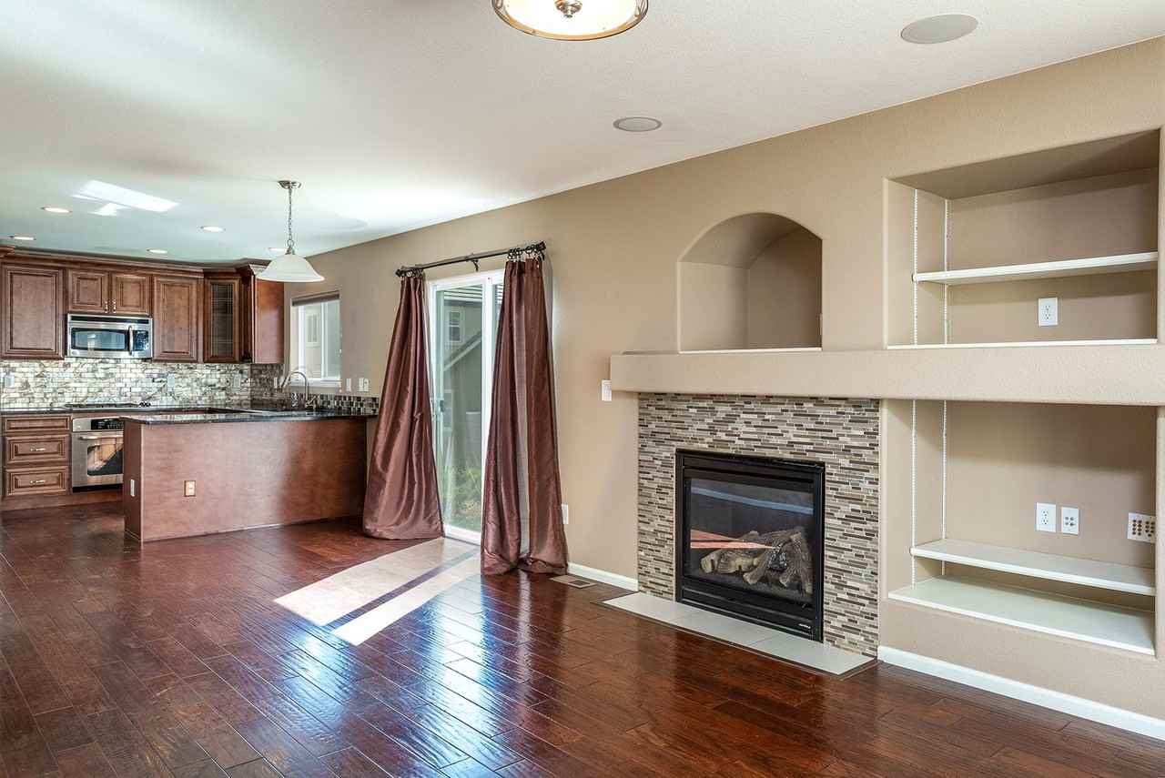 833 Fire Rock Pl - Photo 4 of 22