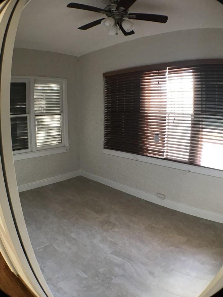 222 Phoenetia Ave #6 - Photo 6 of 20
