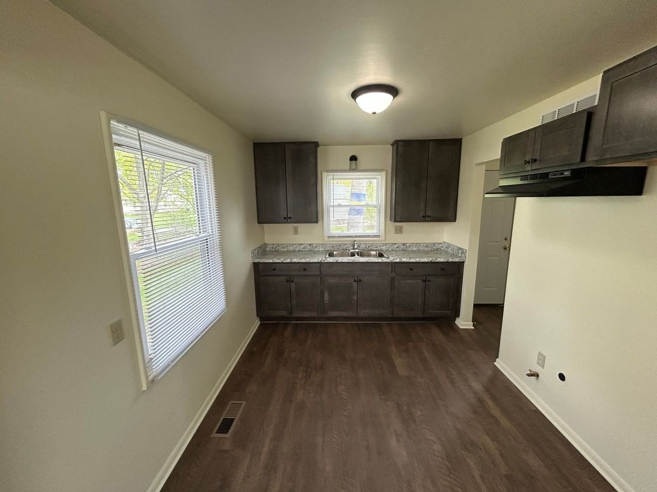 6148 N 39th St - Photo 2 of 11