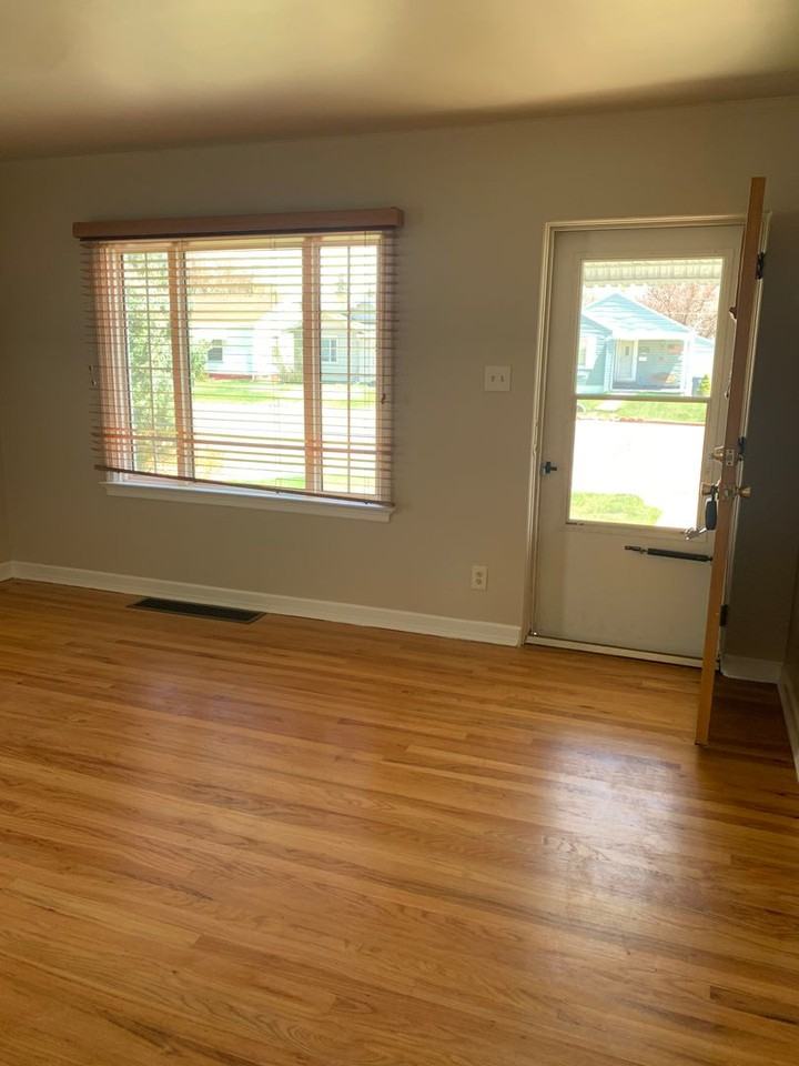 3318 Dillon Ave - Photo 3 of 15