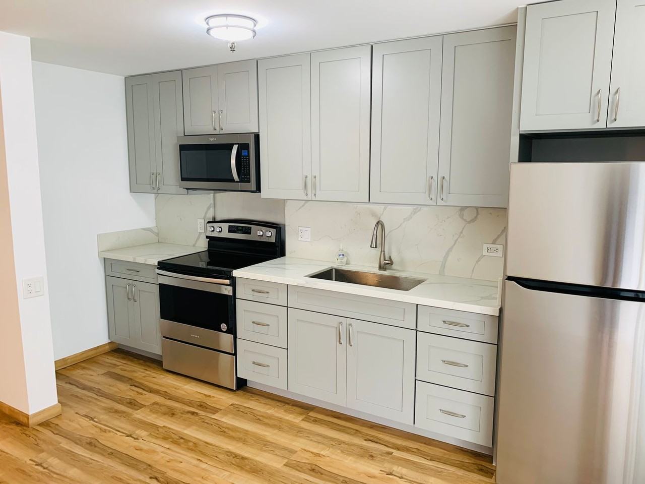 1226 Alexander St #703 - Photo 2 of 20