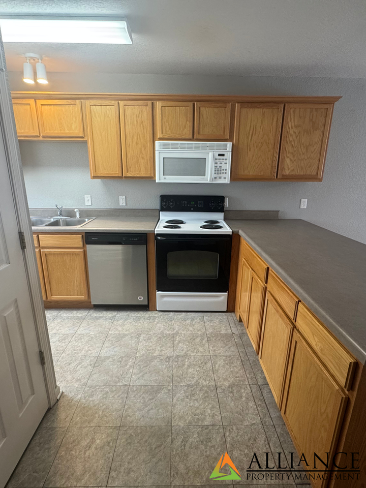 1208 Christy Dr - Photo 3 of 20