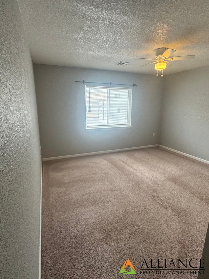 1208 Christy Dr - Photo 7 of 20