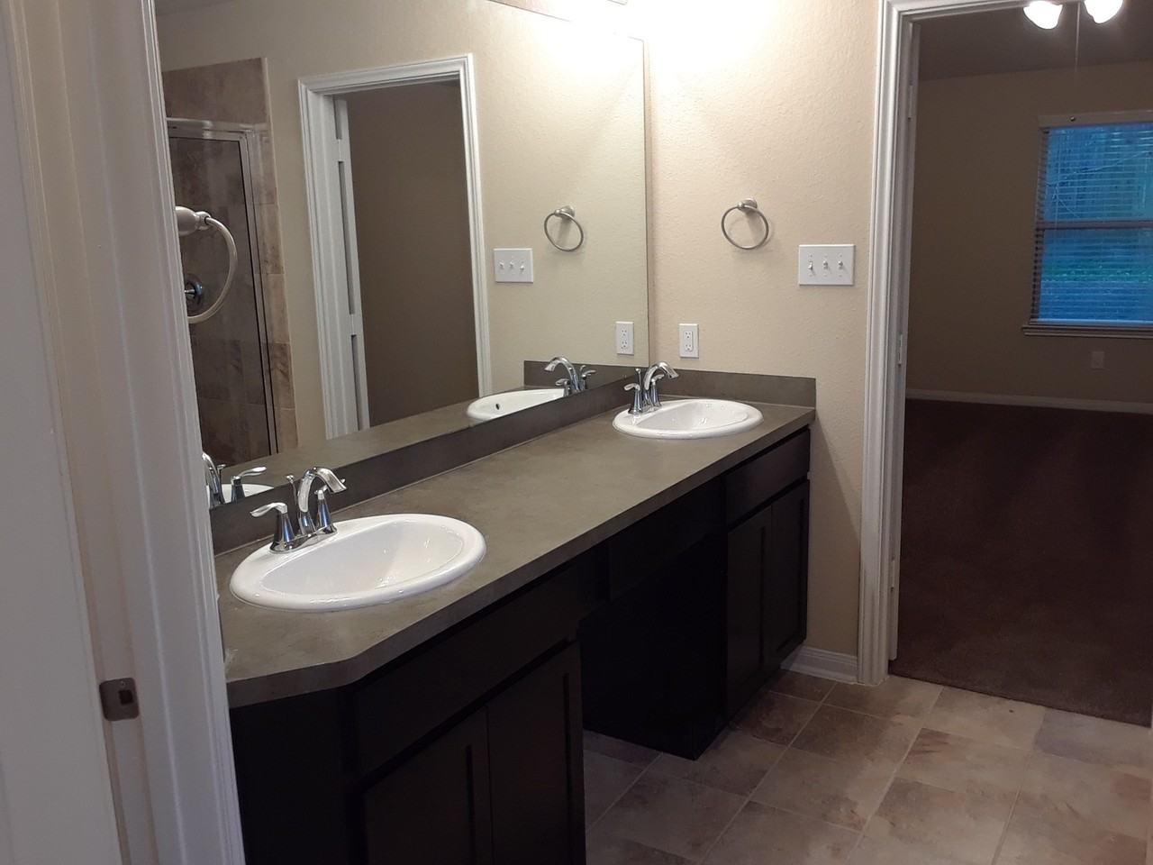 13349 Bunker Hill Dr - Photo 6 of 10