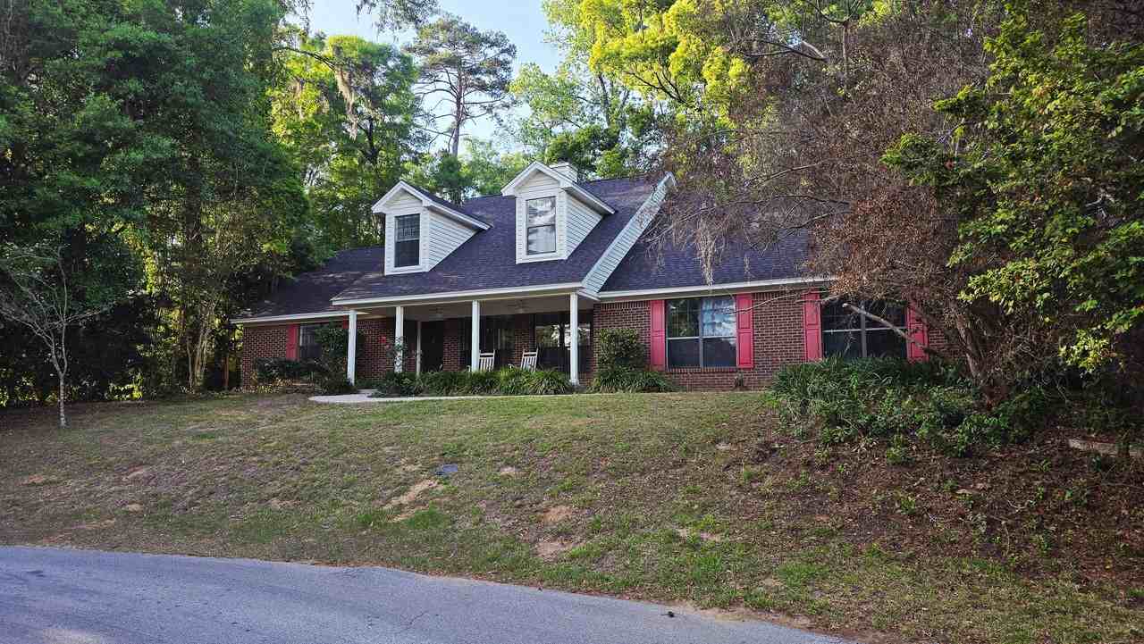 2221 Glenwood Ln - Photo 2 of 50