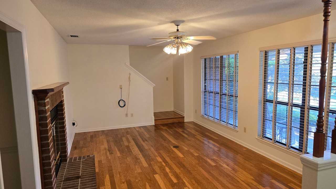 2221 Glenwood Ln - Photo 6 of 50