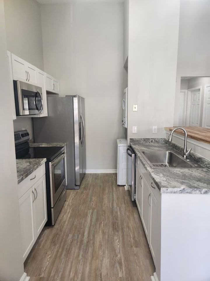 16B Lakeside Cres - Photo 7 of 14