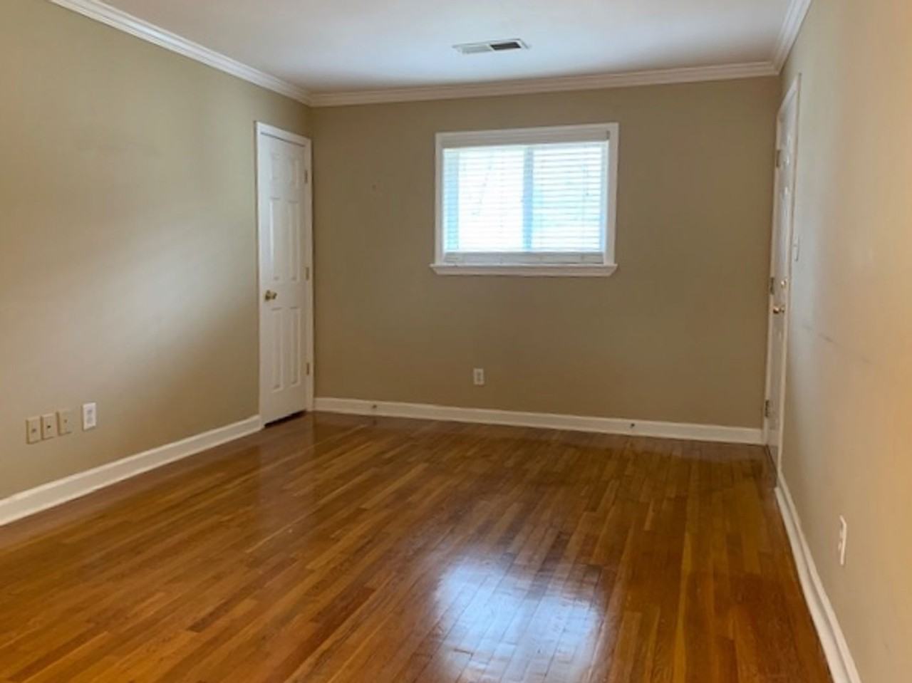 267 Jefferson Pl - Photo 2 of 14