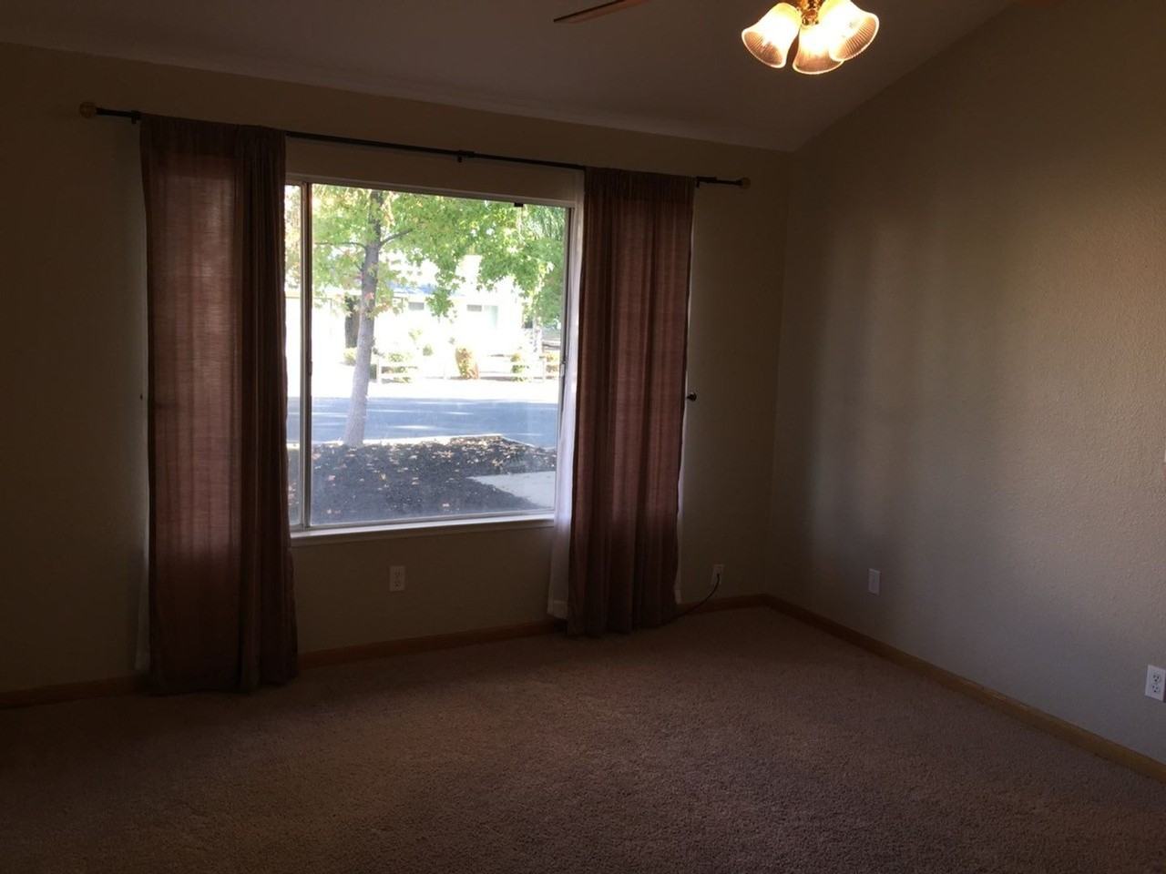 4432 Oxwood Dr - Photo 5 of 18