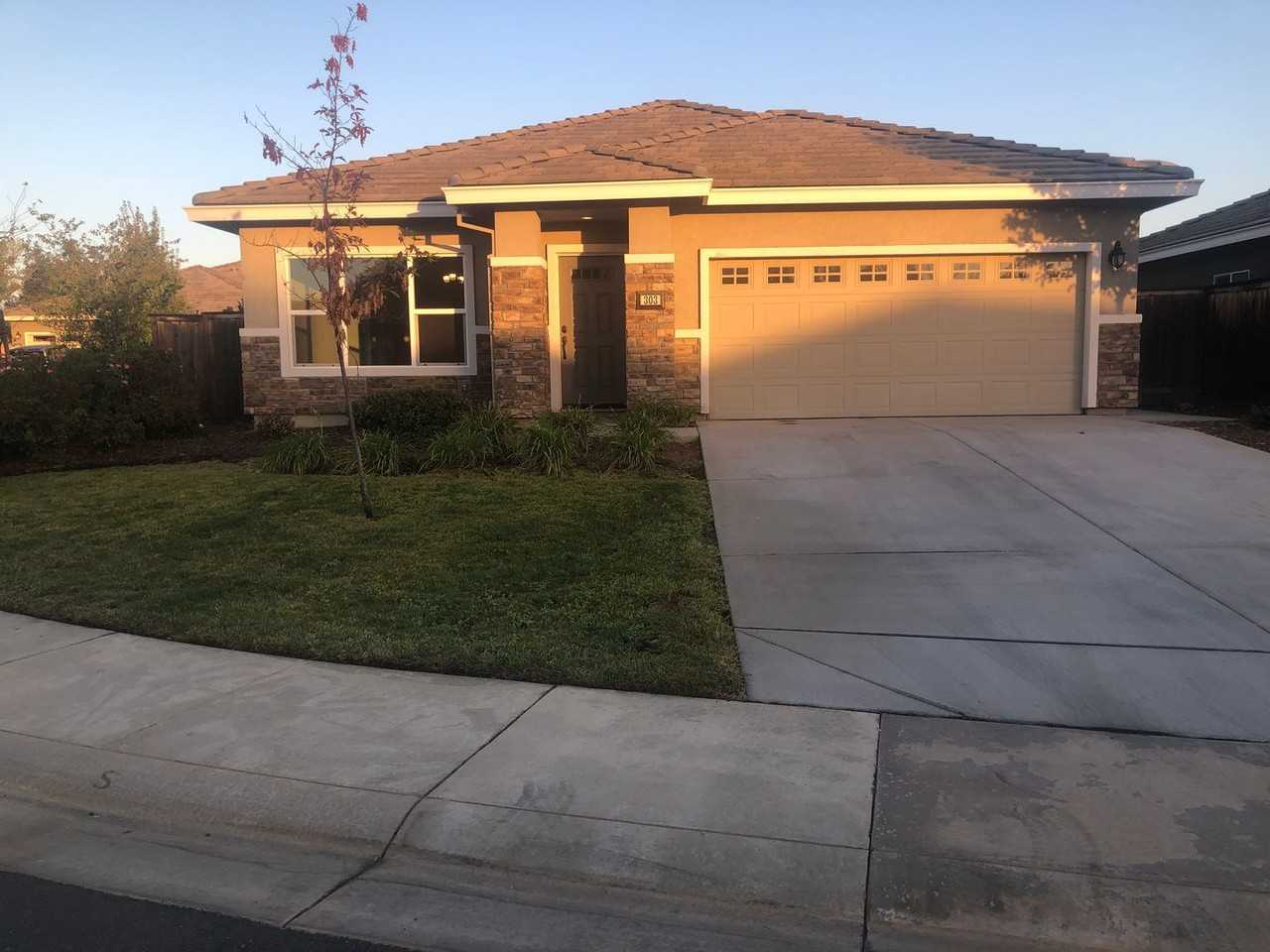 303 Pelican Hill Ct