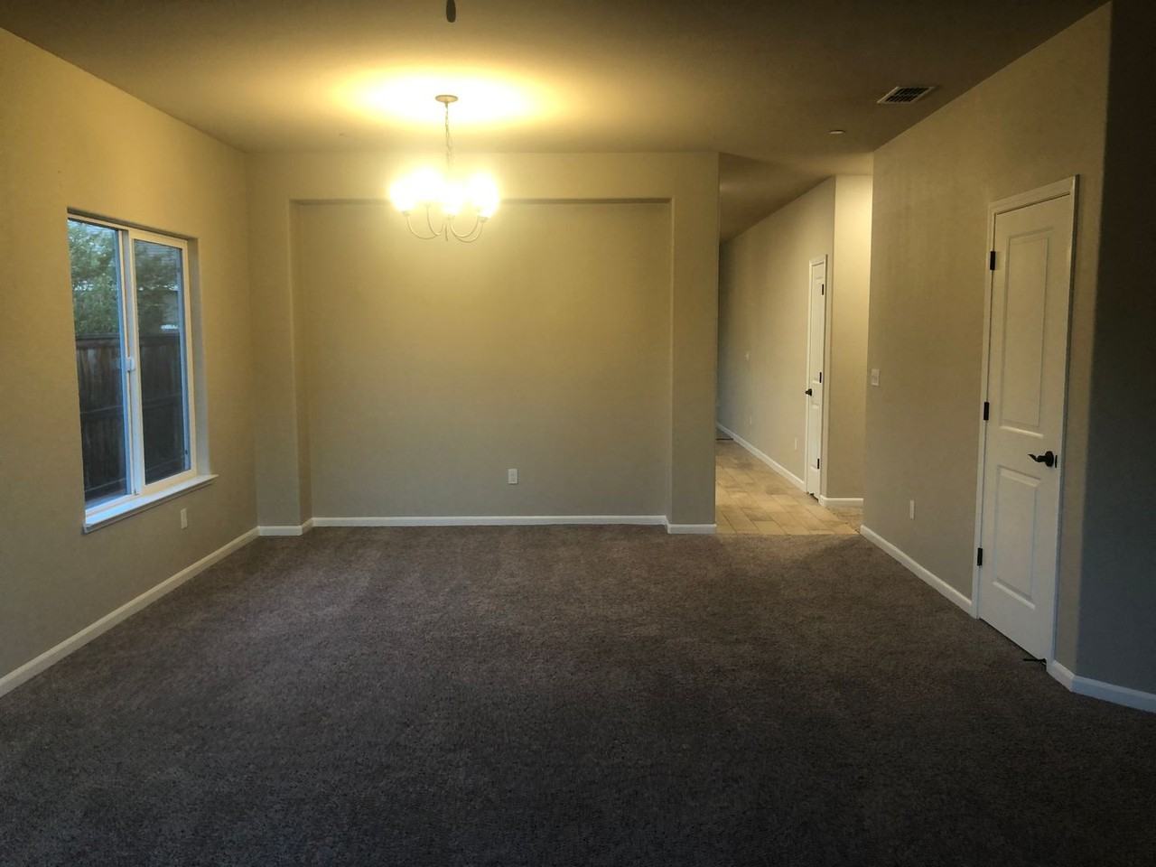 303 Pelican Hill Ct - Photo 3 of 9