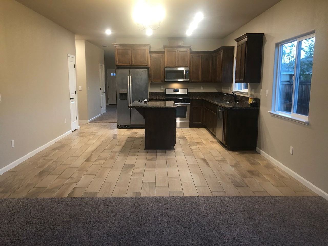 303 Pelican Hill Ct - Photo 4 of 9
