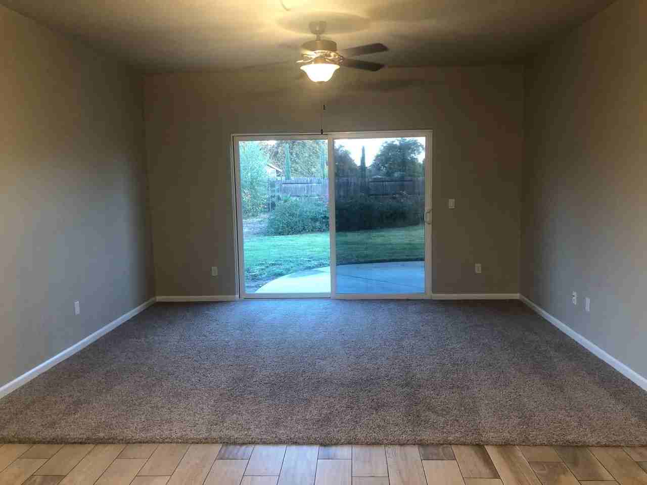 303 Pelican Hill Ct - Photo 5 of 9