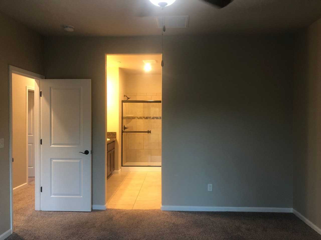 303 Pelican Hill Ct - Photo 7 of 9