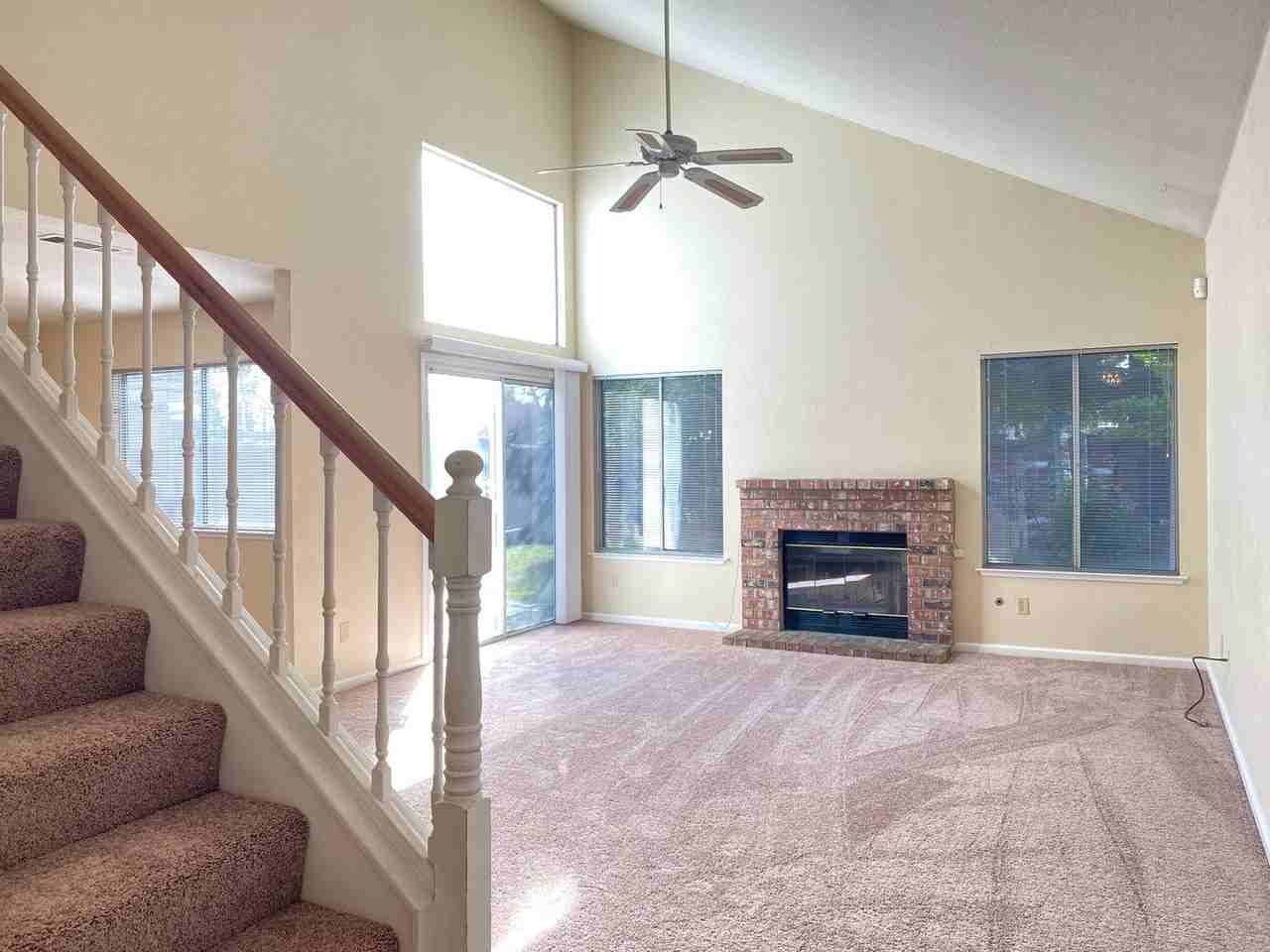 8916 Gemwood Way - Photo 2 of 33