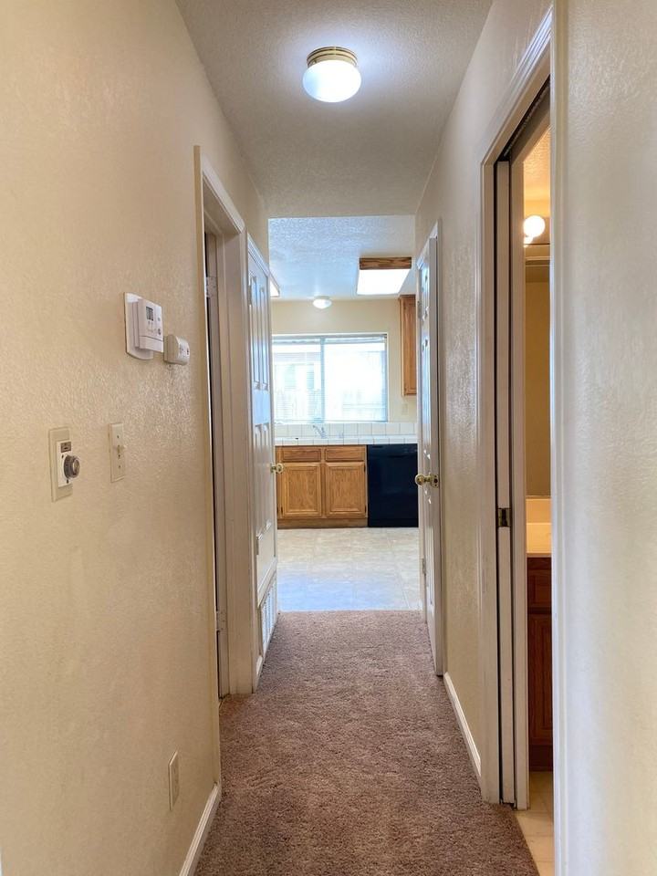 8916 Gemwood Way - Photo 6 of 33