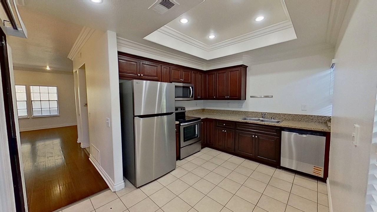 307 E Chapman Ave Apt A - Photo 7 of 22