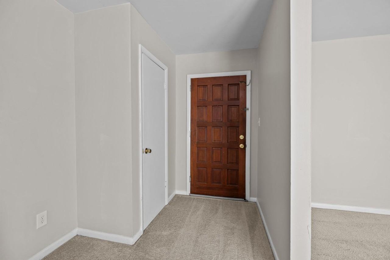 4600 Coronado Dr - Photo 6 of 32
