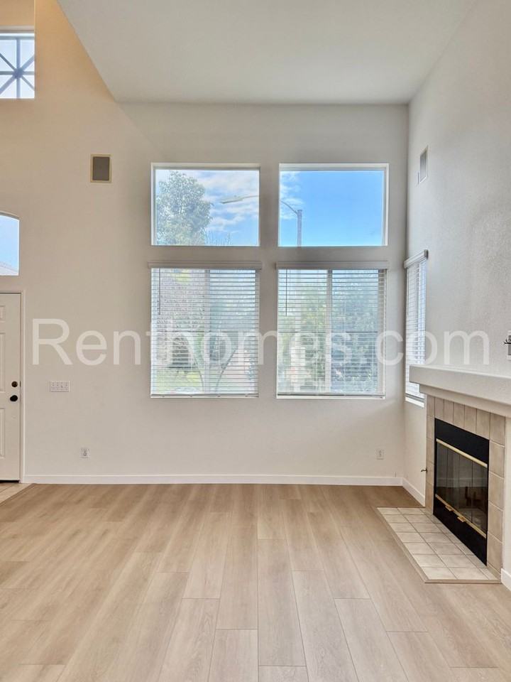 11065 Caminito Arcada - Photo 3 of 25