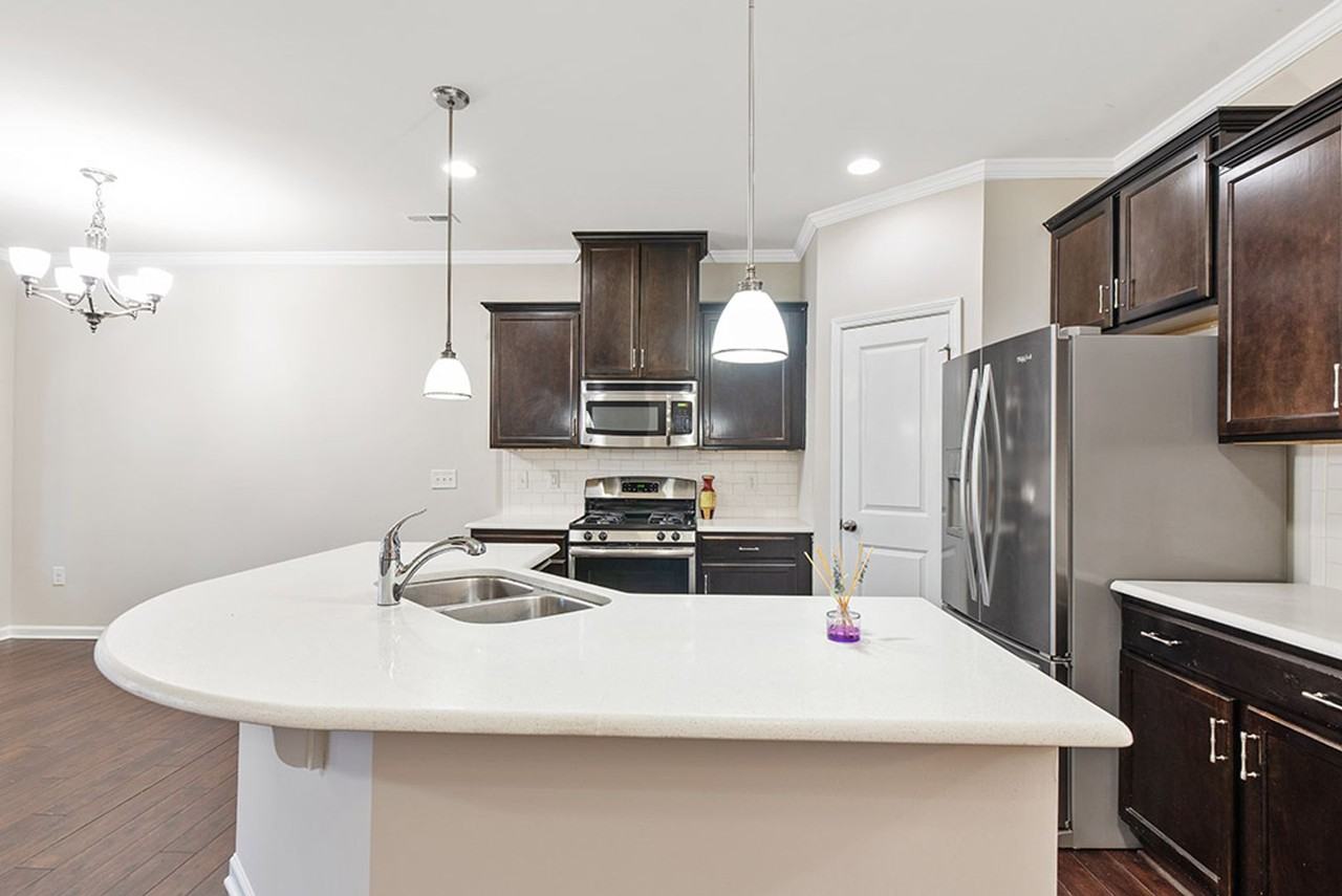 629 Briarcliff St - Photo 7 of 31