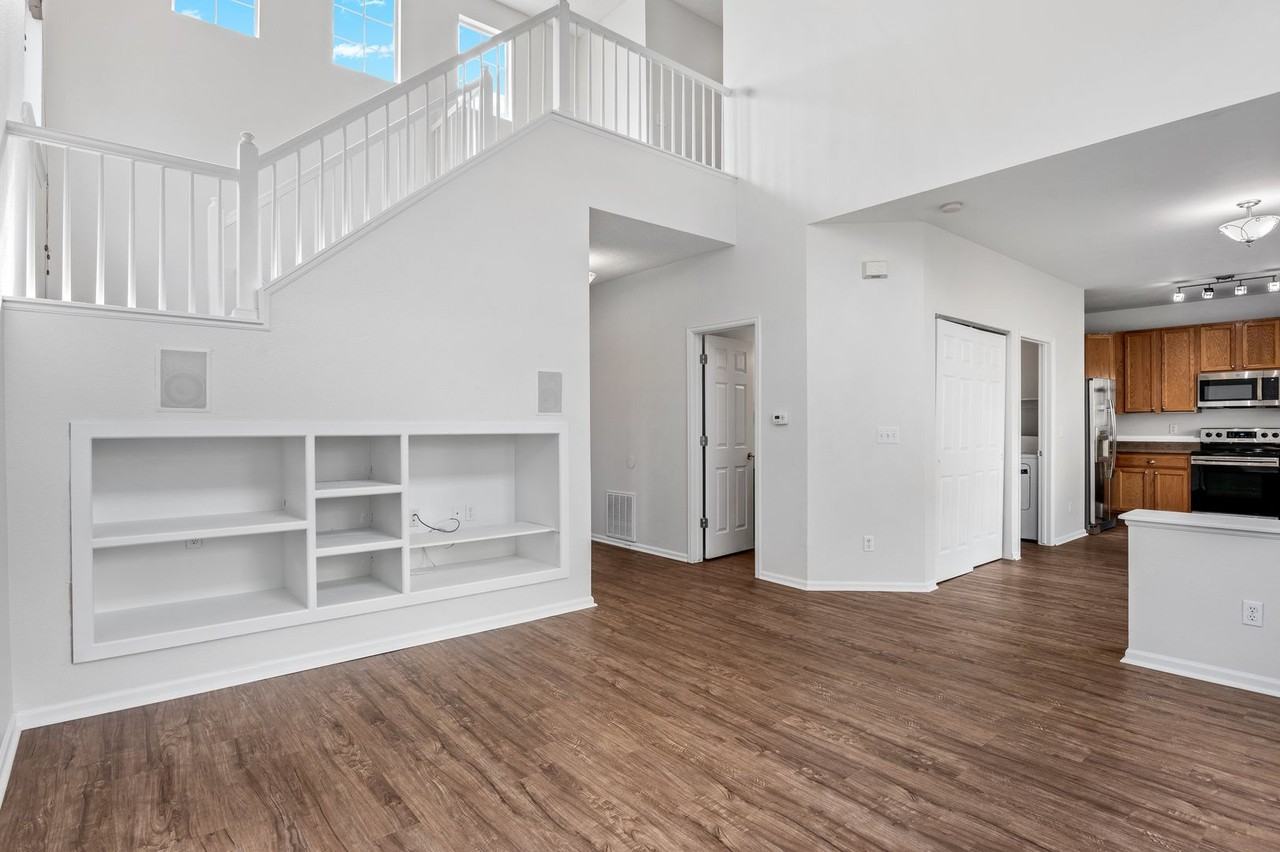 6837 W Rockland Pl - Photo 3 of 15