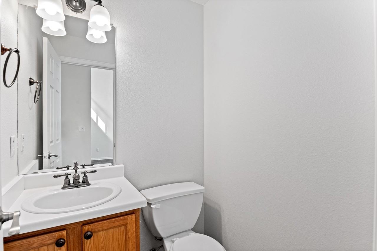 6837 W Rockland Pl - Photo 6 of 15