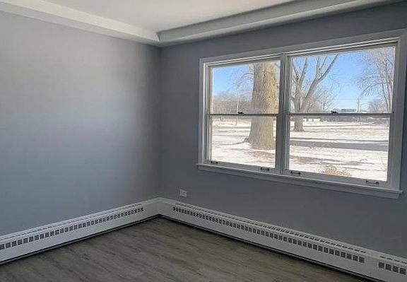 392 Executive Dr #301 - Photo 4 of 7