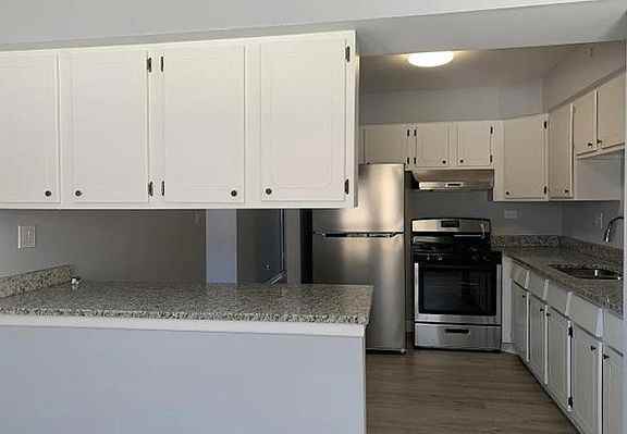 392 Executive Dr #301 - Photo 5 of 7