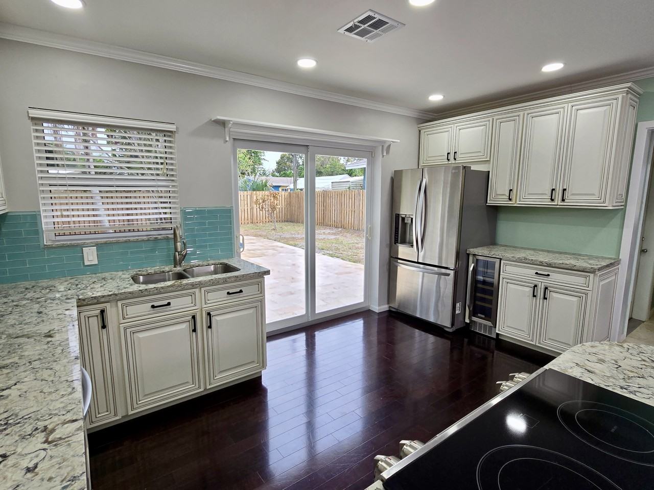 2360 Sw 15th St #NA - Photo 5 of 24