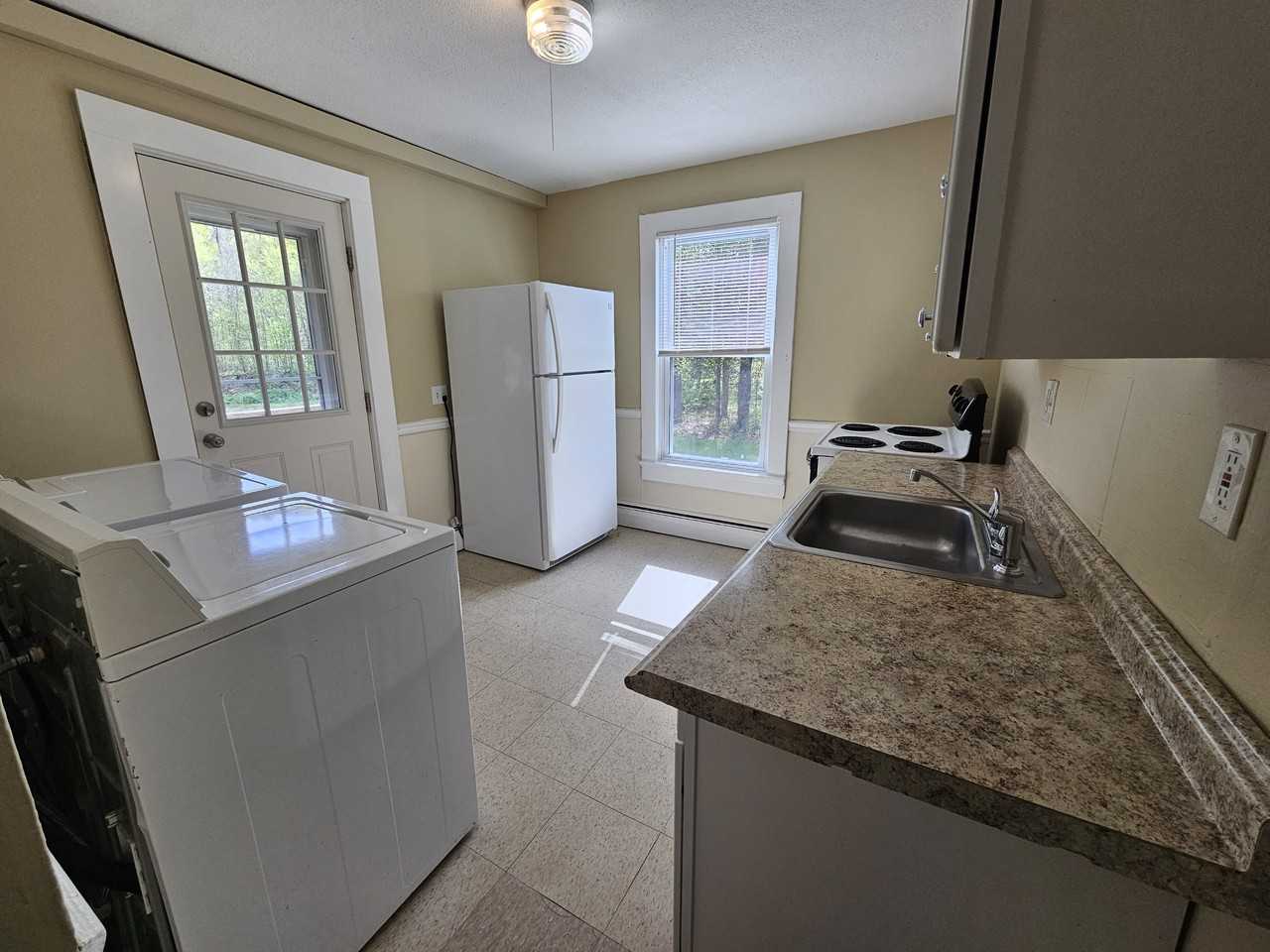 21 Cottage St #B - Photo 5 of 11