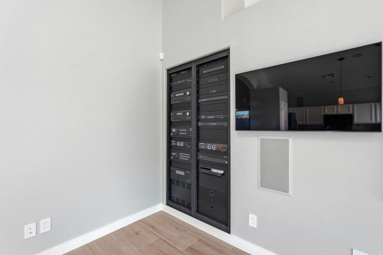 16404 S 46th Way #NA - Photo 5 of 50