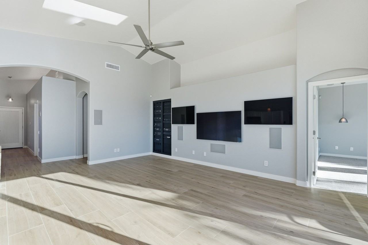 16404 S 46th Way #NA - Photo 7 of 50