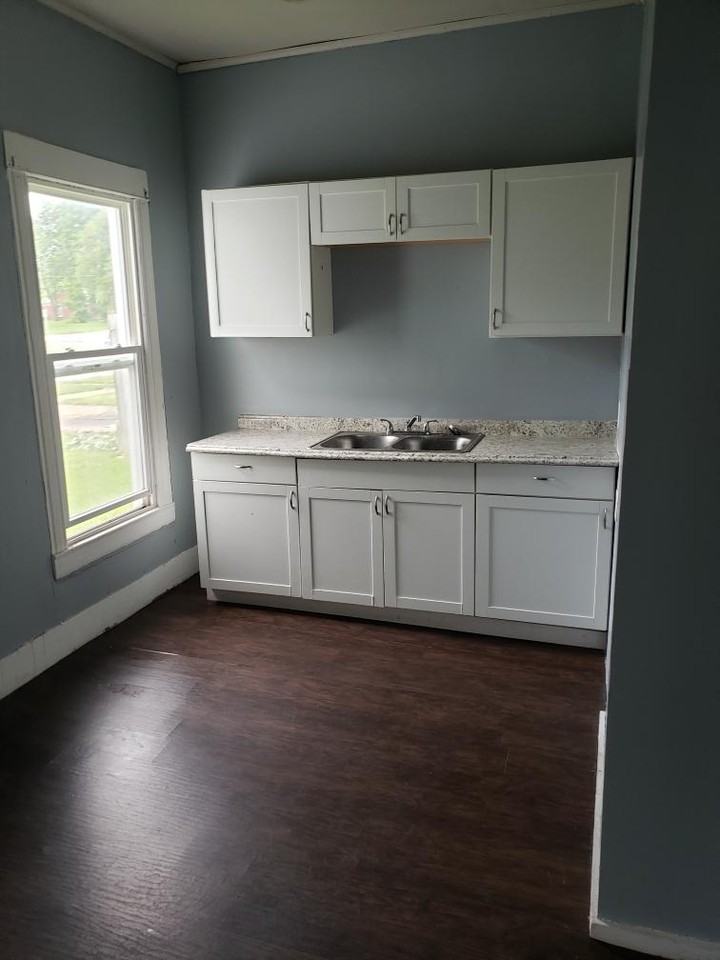 1023 Emmons St #NA - Photo 5 of 6