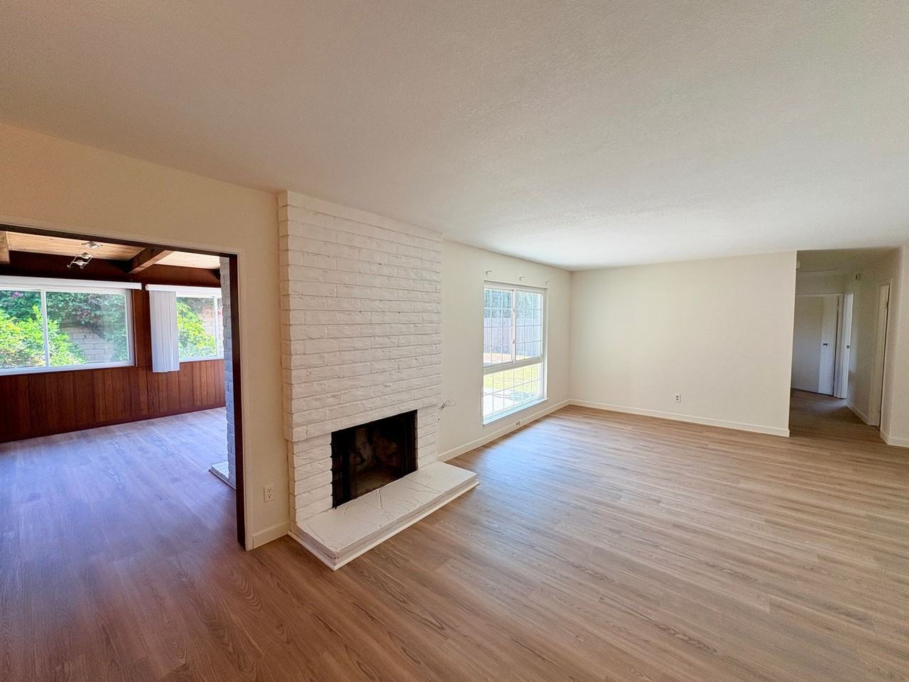 4653 Berwick Dr - Photo 3 of 15