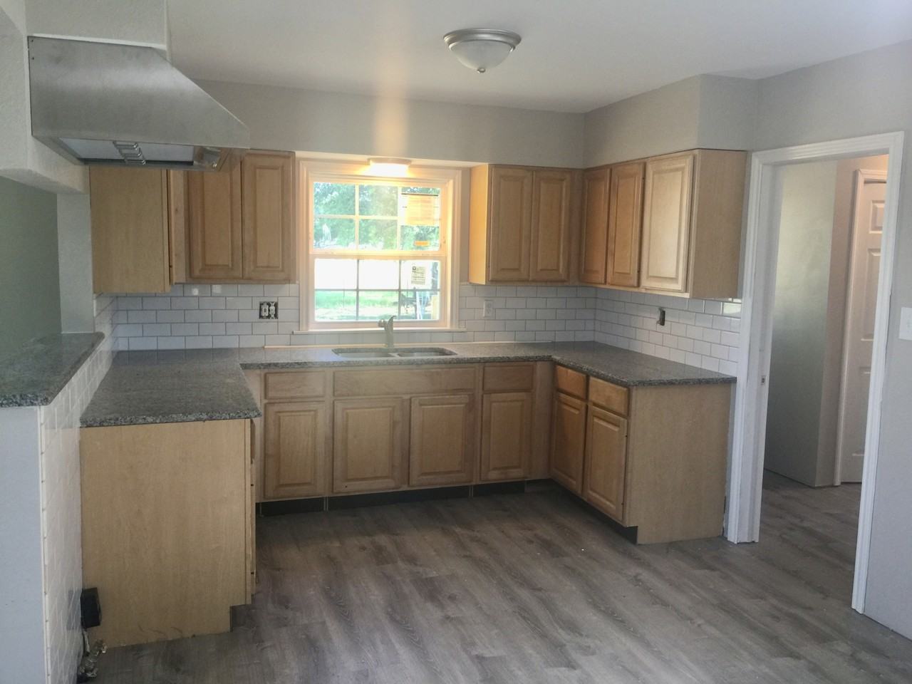 870 Ne Access Rd #NA - Photo 3 of 12