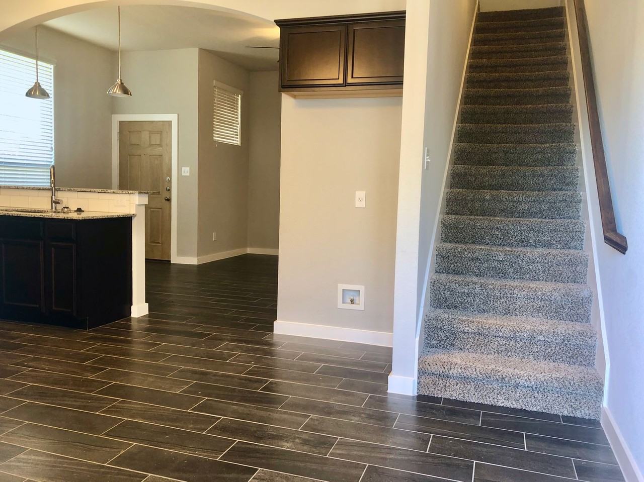 925 Chaparral Trl - Photo 6 of 18